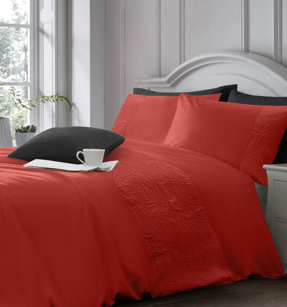 Intimates Alexis Duvet Cover & Pillowcase Set