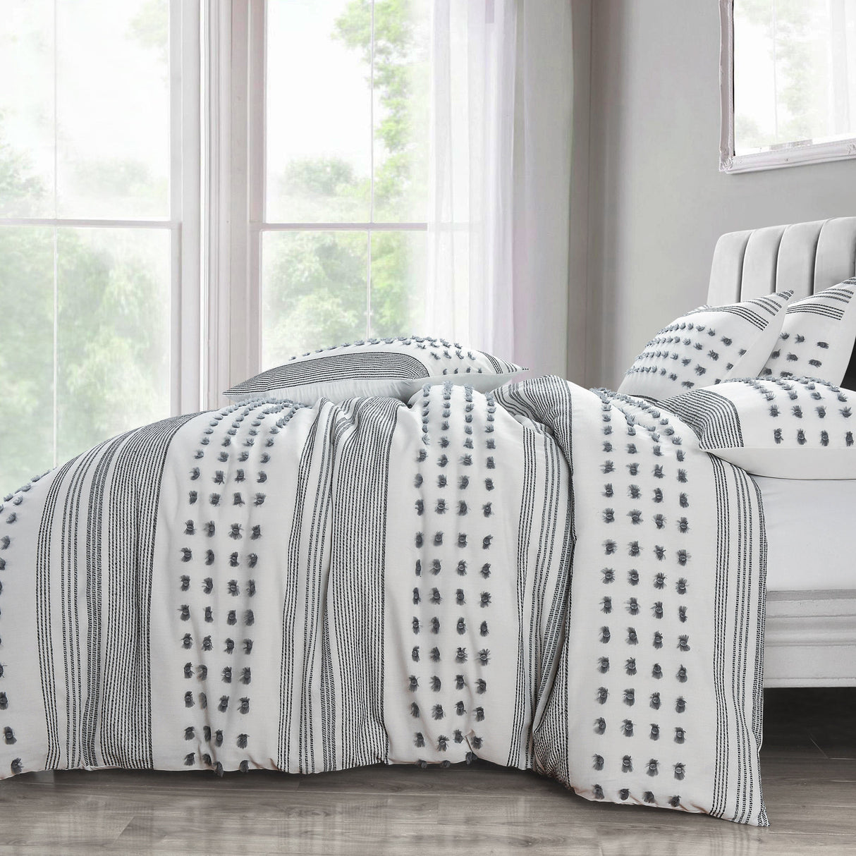 Intimates Arlo Tufted Duvet Cover & Pillowcase Set
