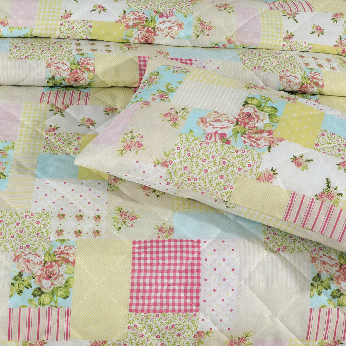 Velosso Candice Floral Patchwork Printed Quilted Bedspread Set