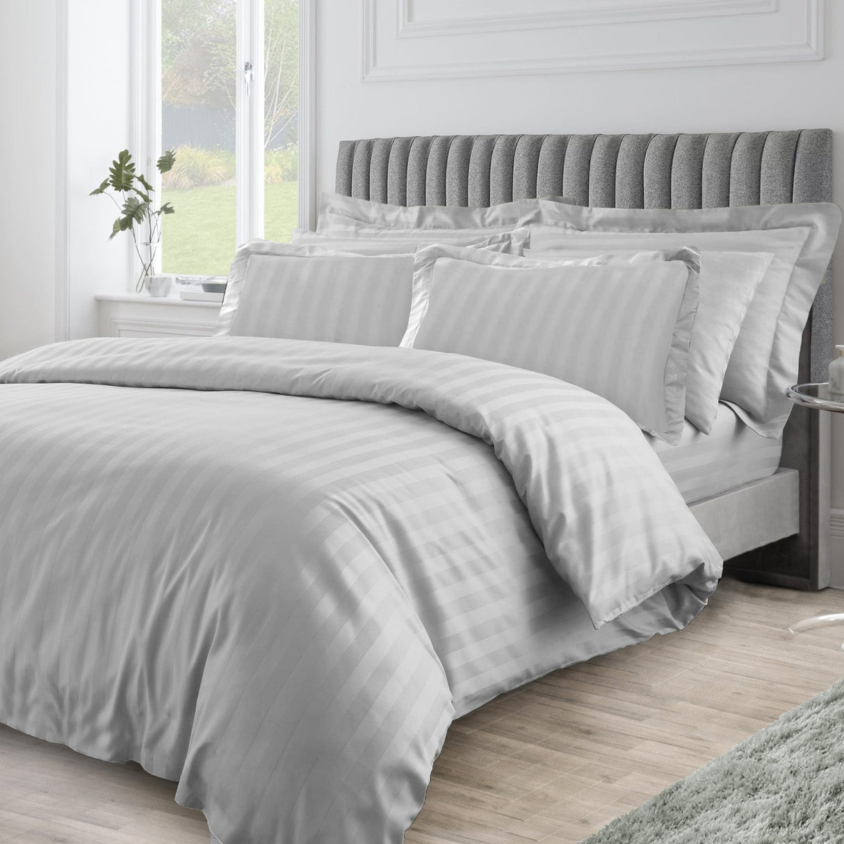 Velosso Hilton Stripe Duvet Cover & Pillowcase Set