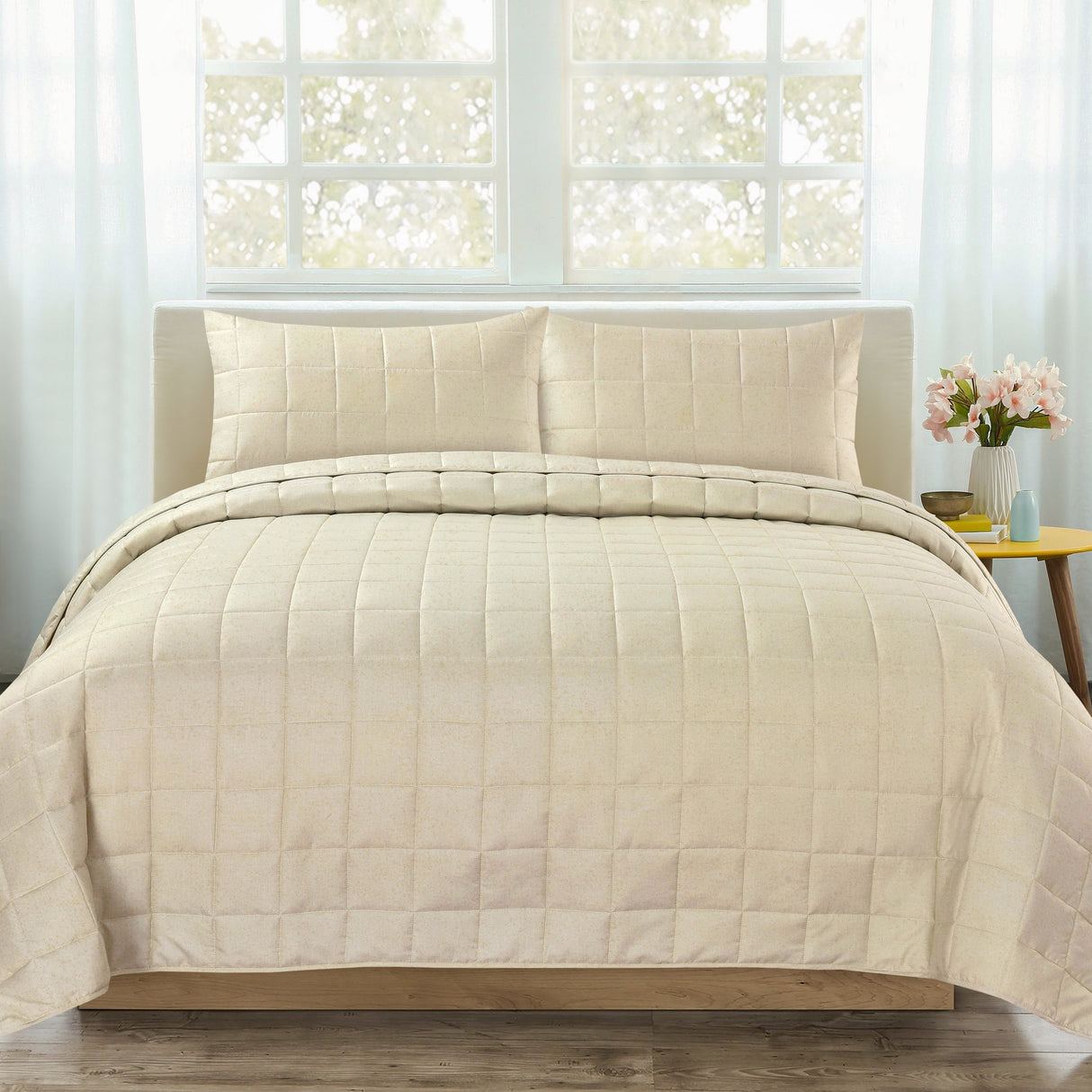 Velosso Nolan Plain Quilted Bedspread Set