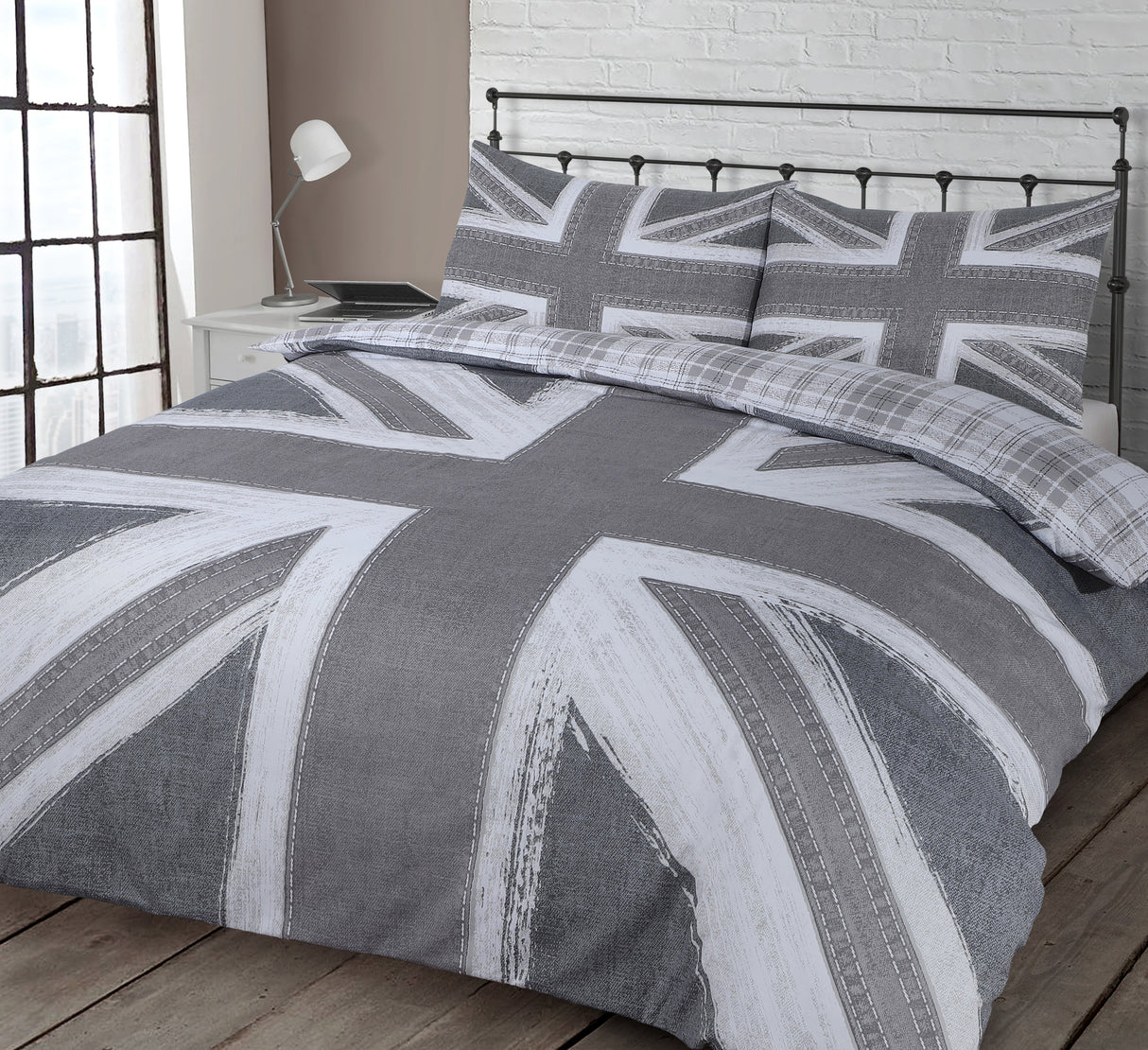 Velosso Union Jack Reversible Duvet Cover & Pillowcase Set