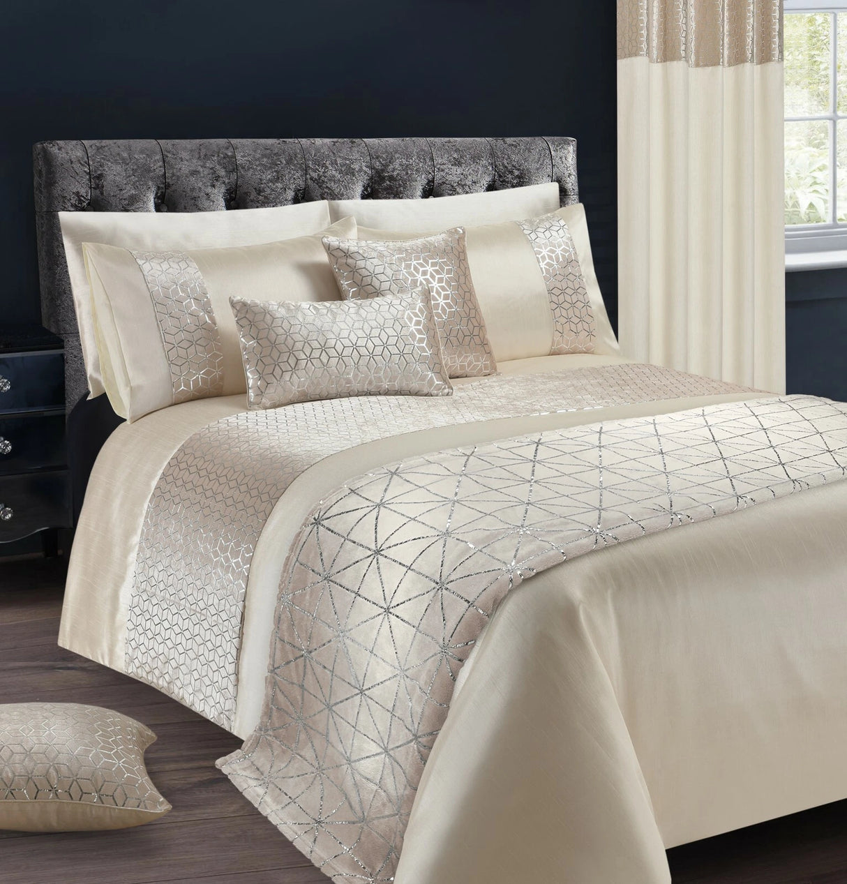 Intimates Vera Duvet Cover & Pillowcase Set