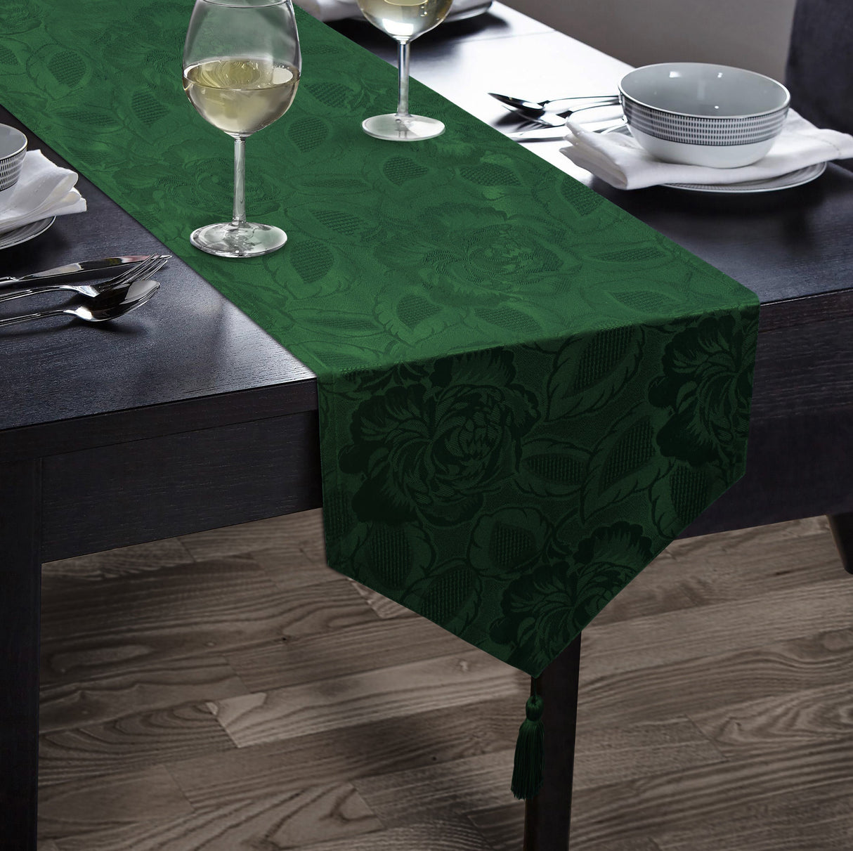 Kitchen Trends Rose Jacquard Table Runner