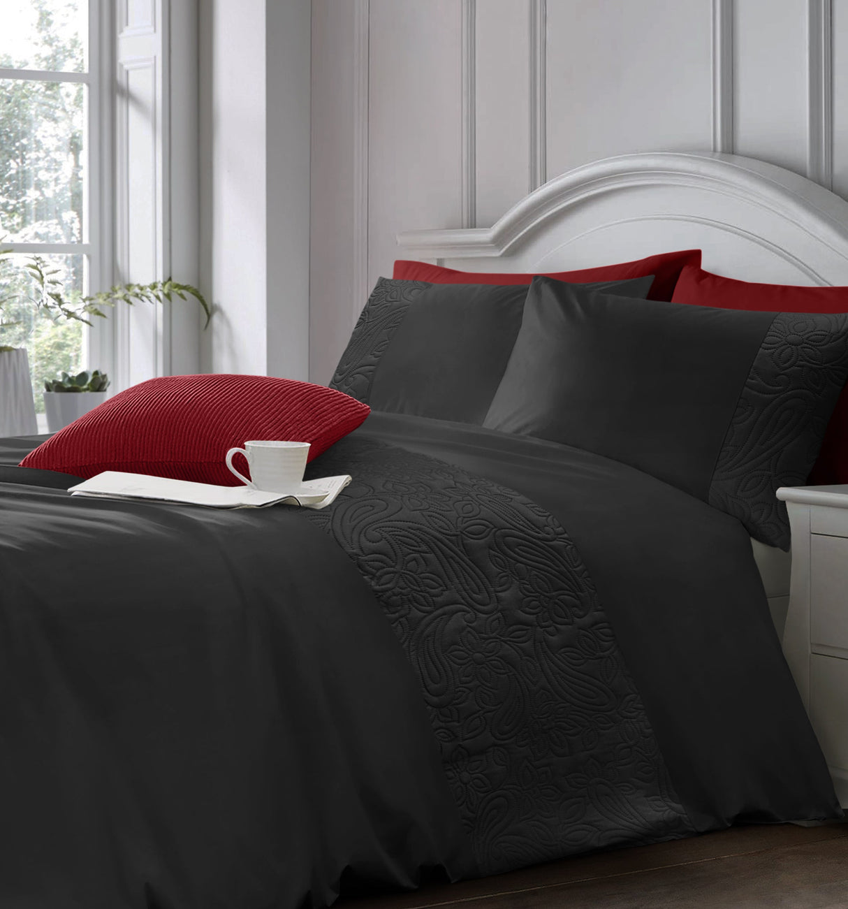 Intimates Alexis Duvet Cover & Pillowcase Set