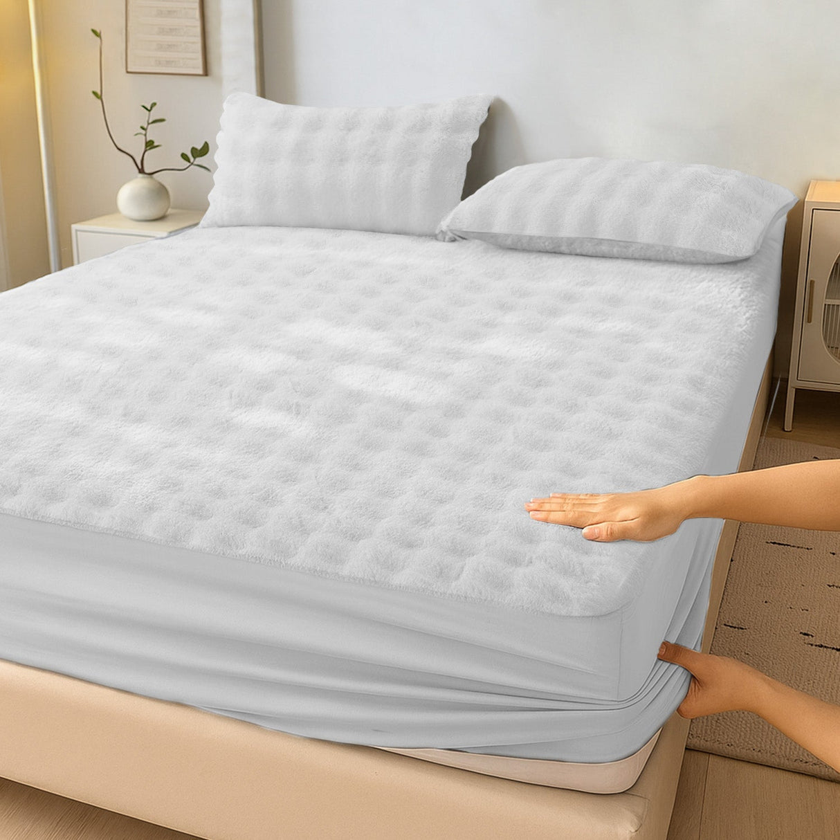 Sweet Dreams Alpine Bubble Faux Fur Fitted Sheet