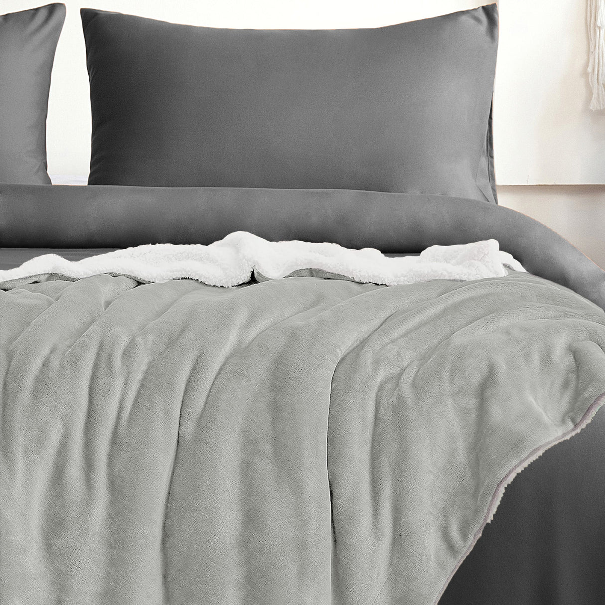 Velosso Plain Flannel Sherpa Reverse Throw Blanket