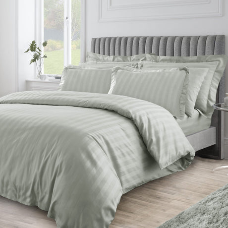 Velosso Hilton Stripe Duvet Cover & Pillowcase Set