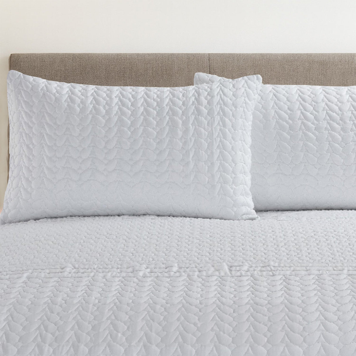 Velosso Kinsley Embossed Pattern Duvet Cover and Pillowcase Set