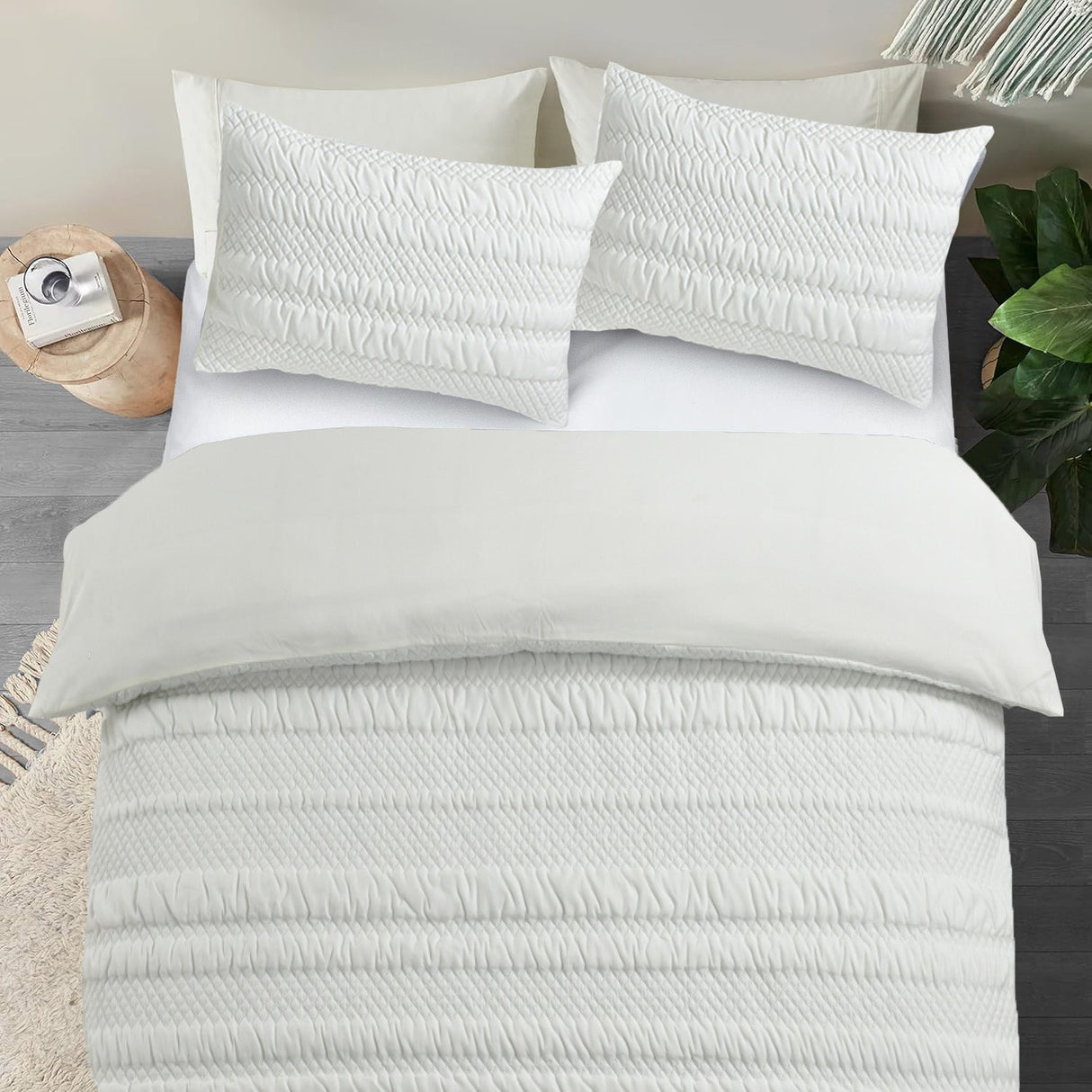 Velosso Saville Embossed Geometric Pattern Duvet Cover and Pillowcase Set
